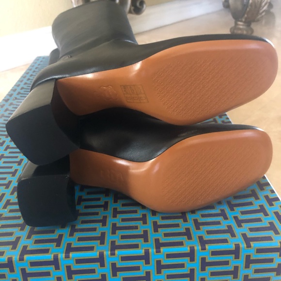 BNIB Tory Burch Sidney Boot - Picture 6 of 6